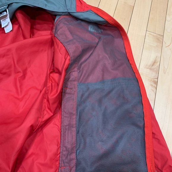 The North Face red rain jacket size large - Picture 5 of 7